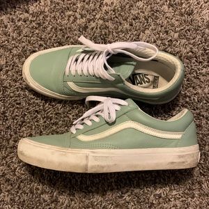 Vans Vault Size 8